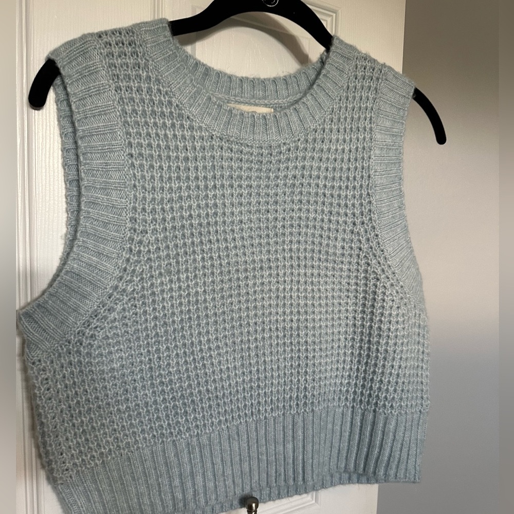 Cropped sweater tank, light blue